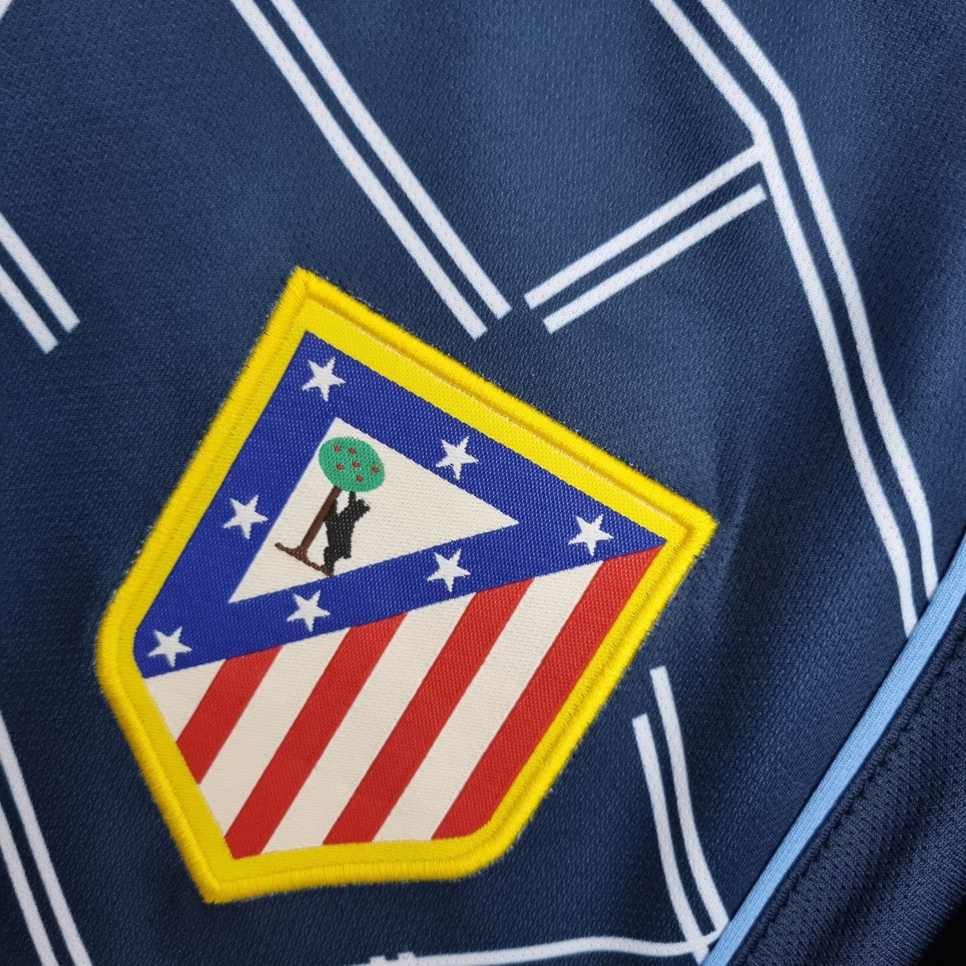 ATLÉTICO DE MADRID III 04/05 HOMBRE (RETRO) - Vitrine Futebolística