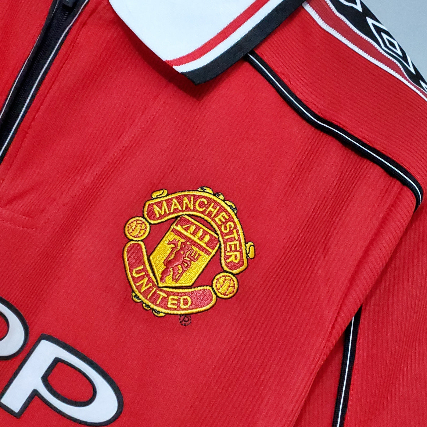MANCHESTER UNITED I 98/99 HOMBRE (RETRO) - Vitrine Futebolística