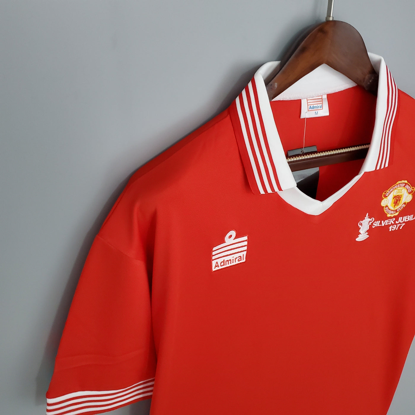 MANCHESTER UNITED I 1977 HOMBRE (RETRO) - Vitrine Futebolística