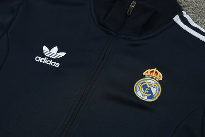 CONJUNTO DE VIAJE REAL MADRID 24/25 HOMBRE - Vitrine Futebolística