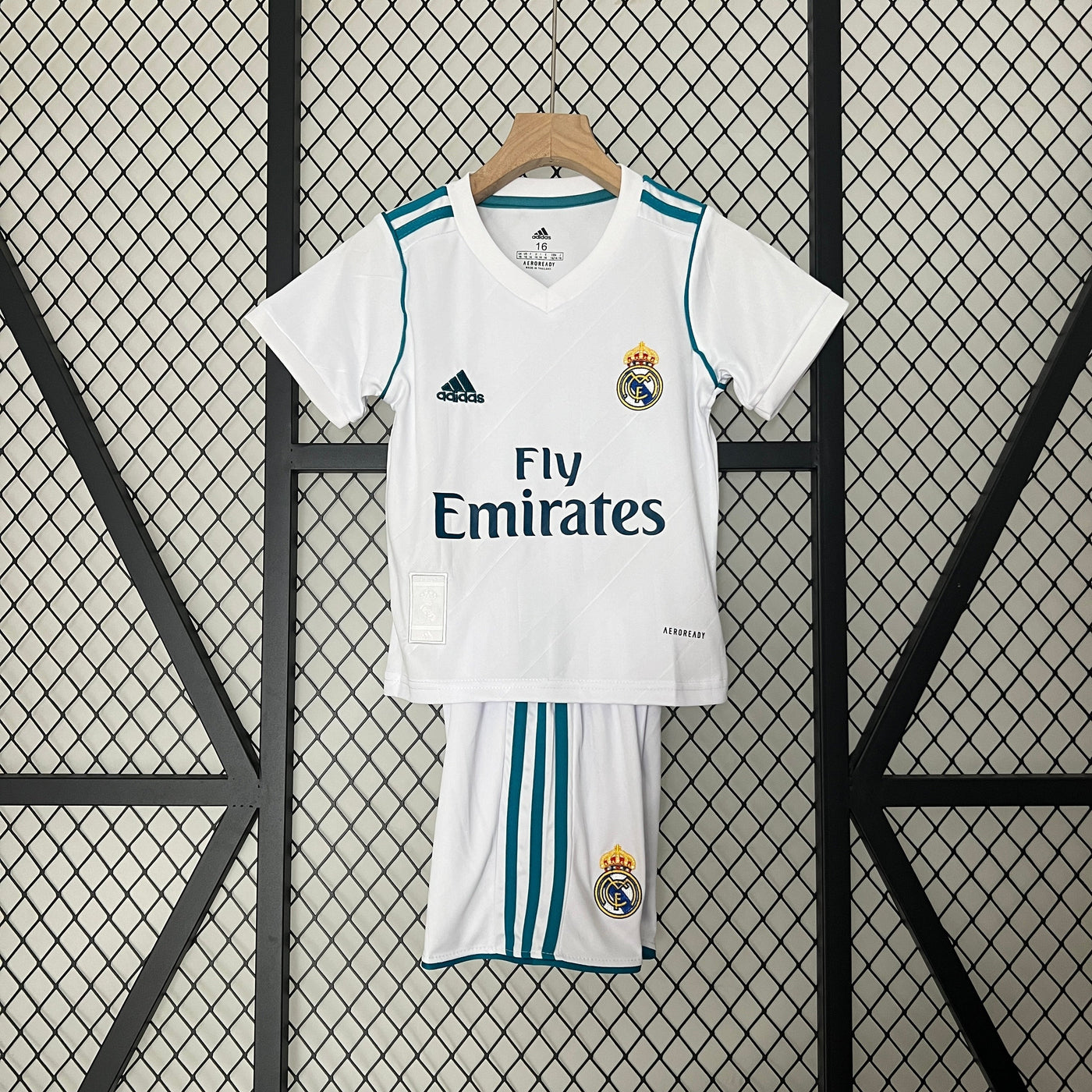 CAMISETA REAL MADRID I 17/18 CONJUNTO INFANTIL (RETRO) - Vitrine Futebolística