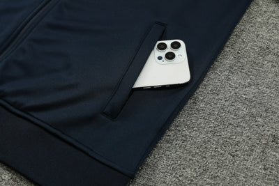 CONJUNTO DE VIAJE REAL MADRID 24/25 HOMBRE - Vitrine Futebolística