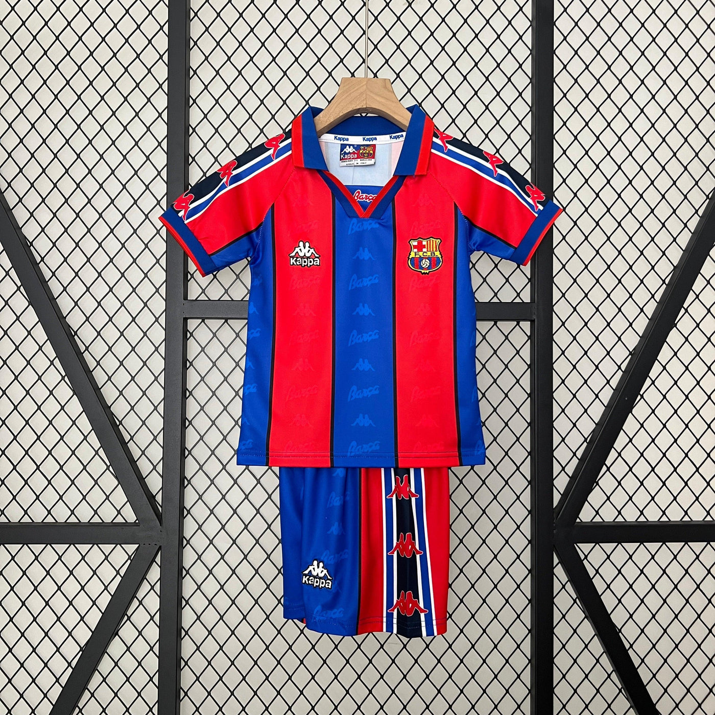 CAMISETA BARCELONA I 95/97 CONJUNTO INFANTIL (RETRO) - Vitrine Futebolística