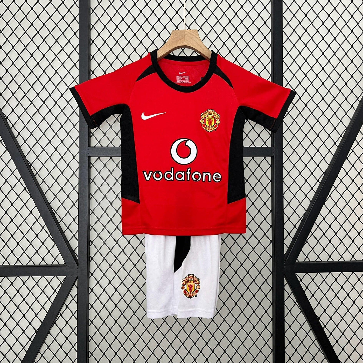CAMISETA MANCHESTER UNITED I 02/04 CONJUNTO INFANTIL (RETRO) - Vitrine Futebolística