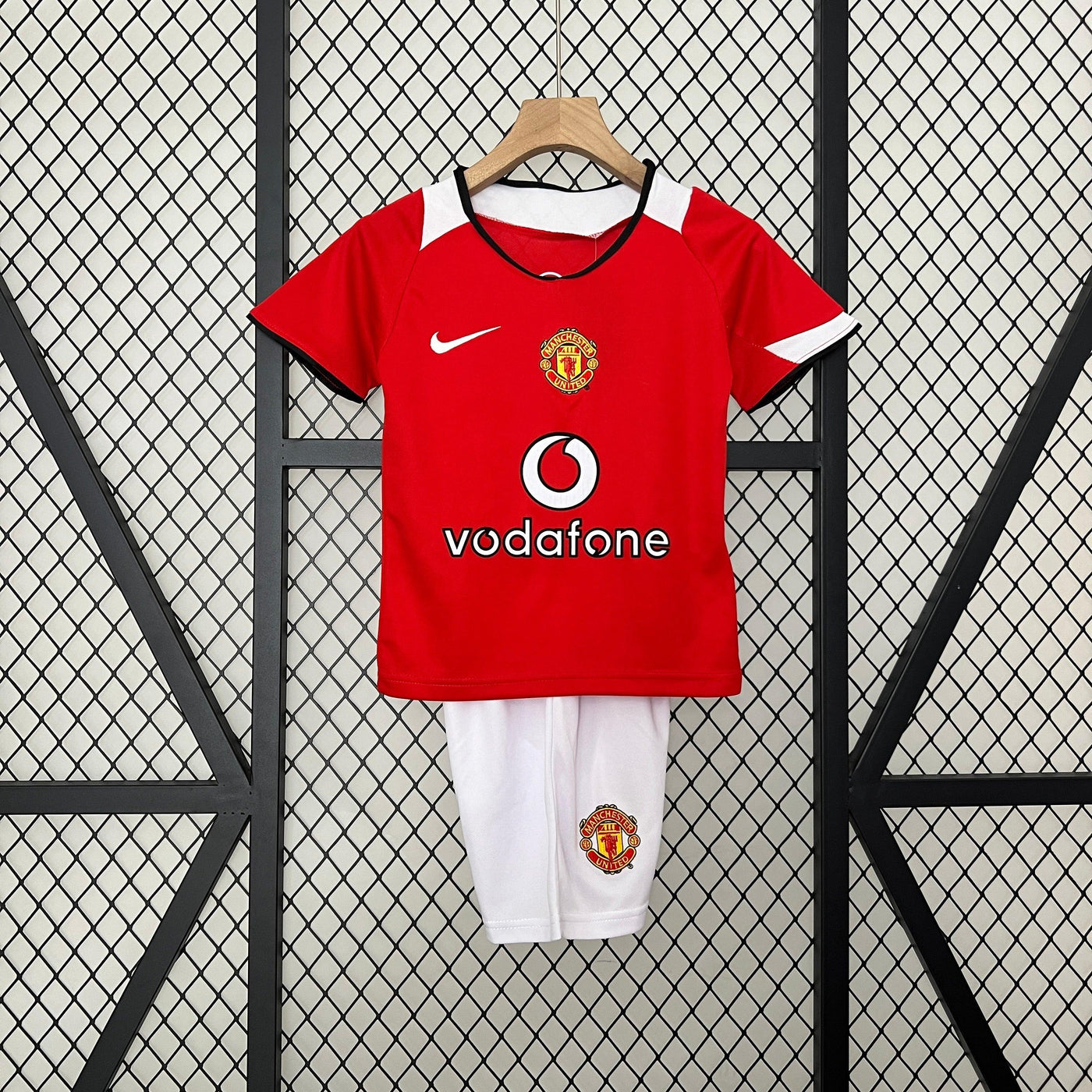 CAMISETA MANCHESTER UNITED I 05/06 CONJUNTO INFANTIL (RETRO) - Vitrine Futebolística