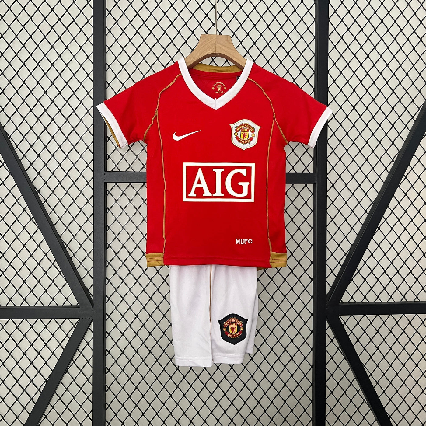 CAMISETA MANCHESTER UNITED I 06/07 CONJUNTO INFANTIL (RETRO) - Vitrine Futebolística