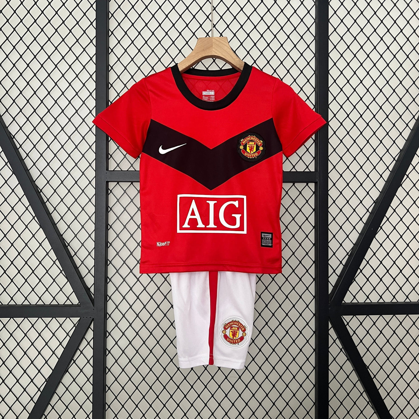CAMISETA MANCHESTER UNITED I 09/10 CONJUNTO INFANTIL (RETRO) - Vitrine Futebolística