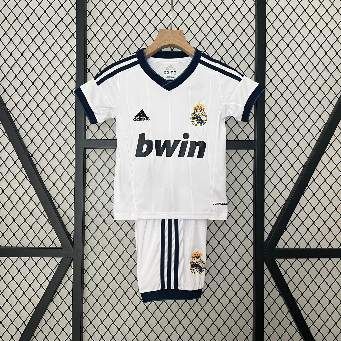 CAMISETA REAL MADRID I 12/13 CONJUNTO INFANTIL (RETRO) - Vitrine Futebolística