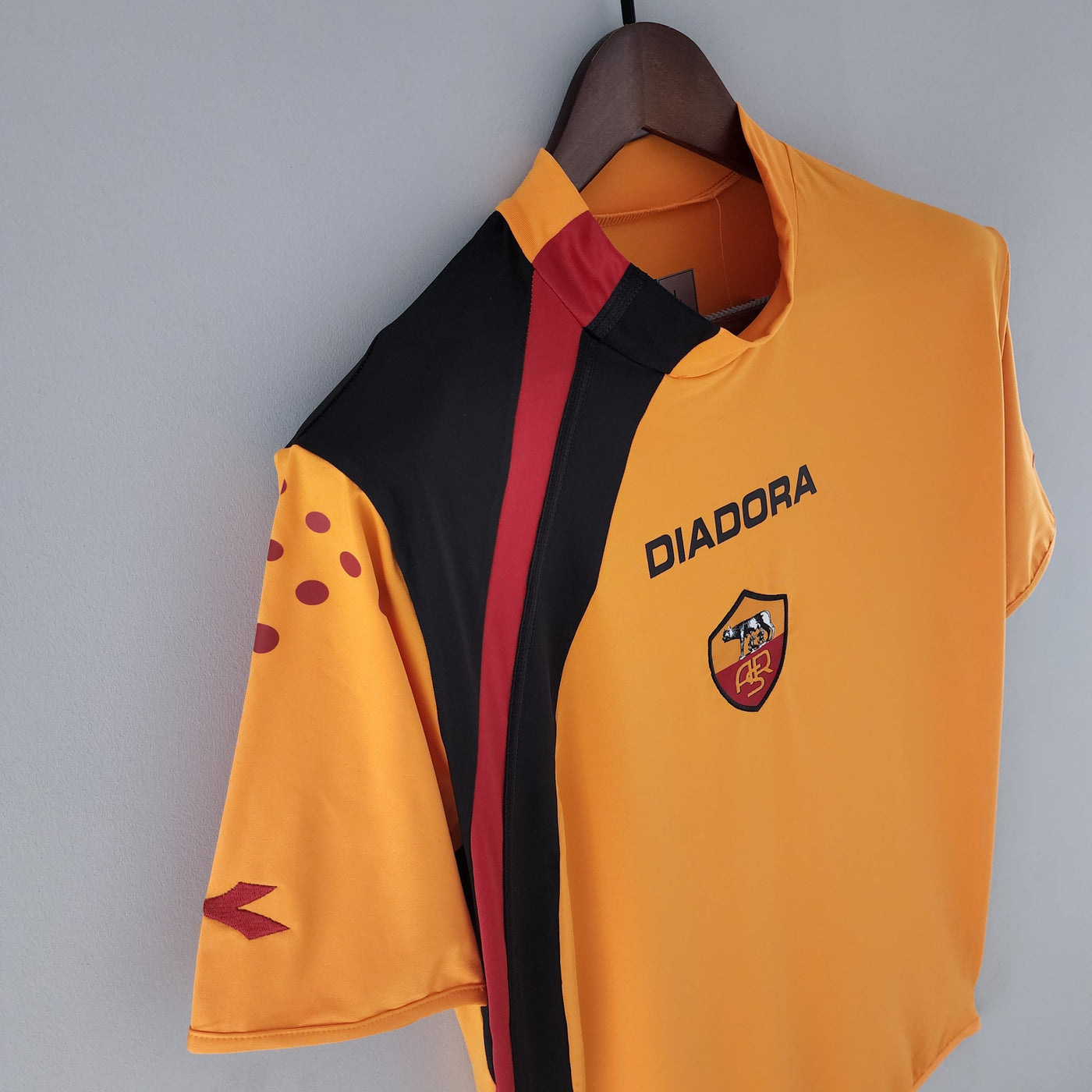 ROMA I 05/06 HOMBRE (RETRO) - Vitrine Futebolística