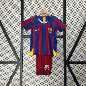 CAMISETA BARCELONA I 05/06 CONJUNTO INFANTIL (RETRO) - Vitrine Futebolística